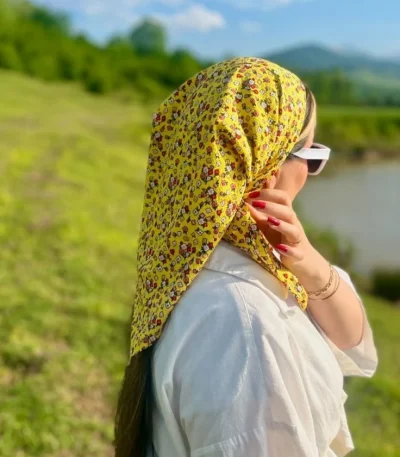 مینی اسکارف گل گلی انیتا. رنگ زرد گل گلی